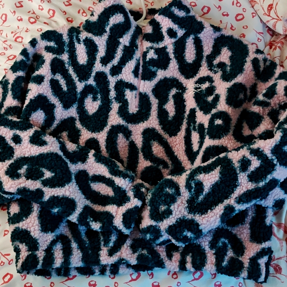 Reebok pullover
